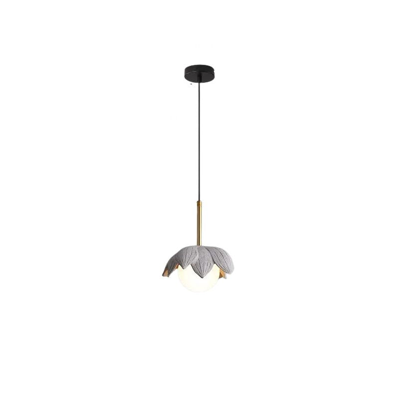 Suspension Design Fleur Crème Élégante