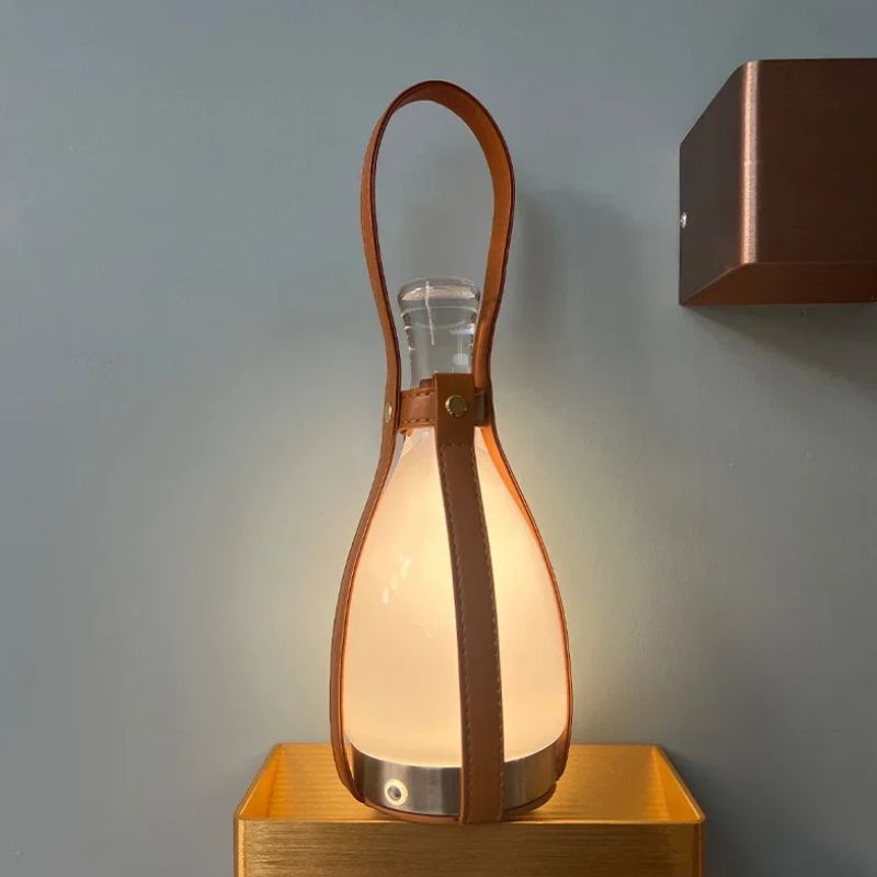 Lampe De Table Portable En Forme De Bouteille LED