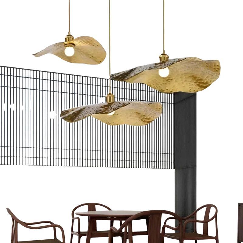 Suspension Escalier Lotus Dorée Style Intemporel