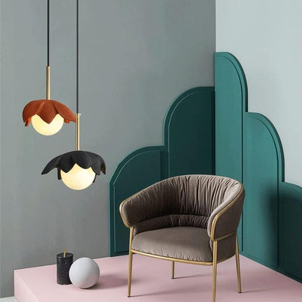 Suspension Design Fleur Crème Élégante