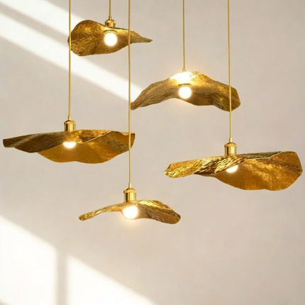 Suspension Escalier Lotus Dorée Style Intemporel