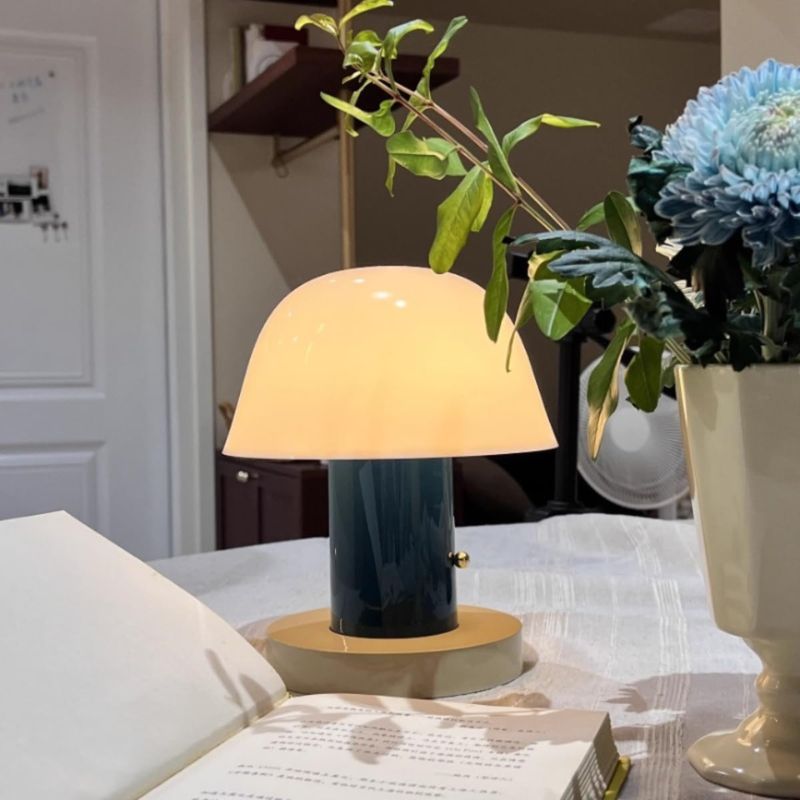 Lampe LED Sans Fil Compacte Et Élégante