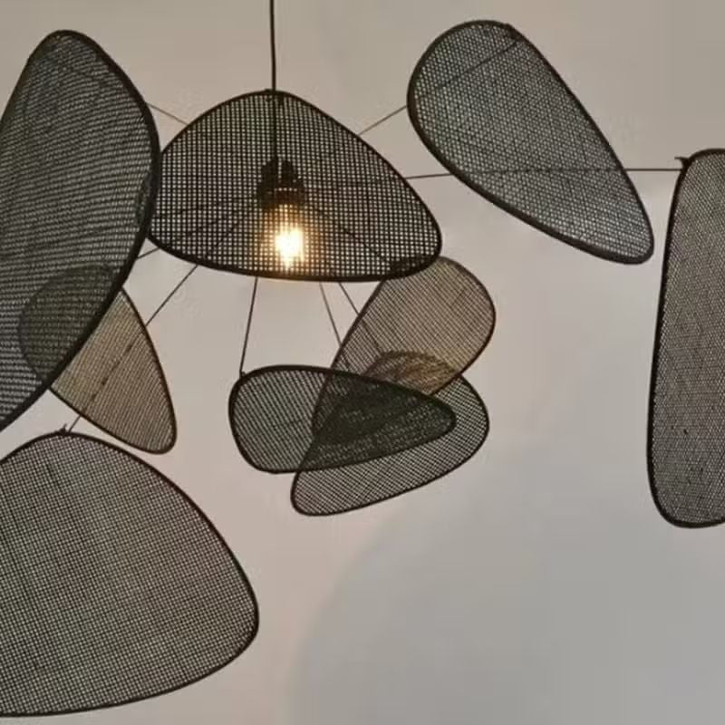 Suspension Japonaise en Rotin Noir