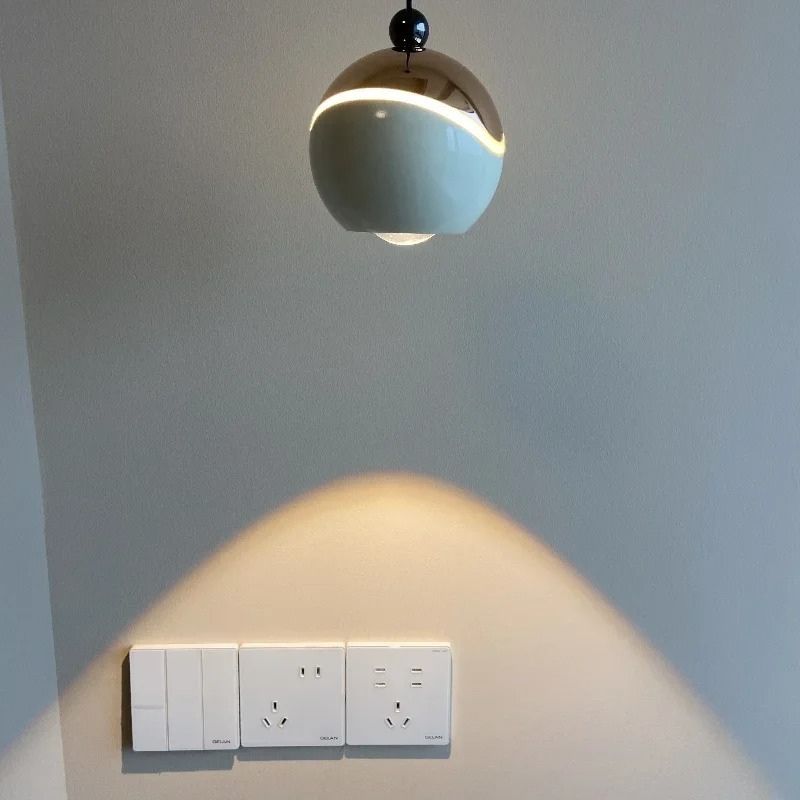 Suspension Industrielle Ronde Fine Et Stylée