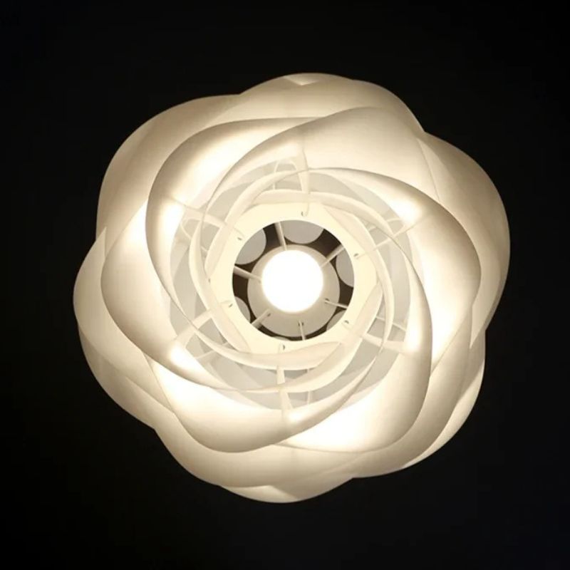 Suspension Couloir Pétales Sculptés